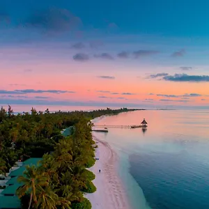 Canareef Maldives Курортный комплекс 4*