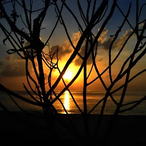 Varuvaa Boutique Kulhudhuffushi