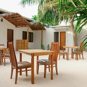 The Castaway Retreat 2* Feridhoo