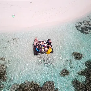 Konukevi Nemo Omadhoo
