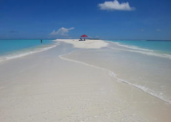 Lvis Blancura Hotel Dharavandhoo photo