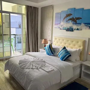 Marine Hotel