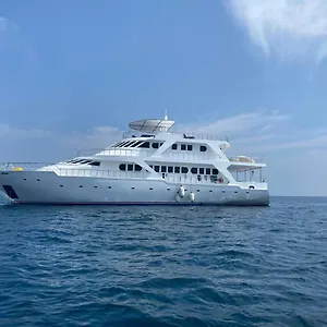 Botel Zaa Queen *