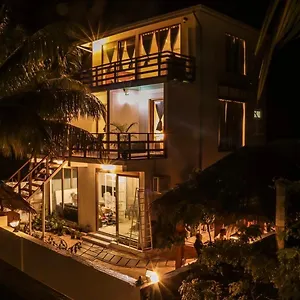 Ahi Maldives Pensjonat *