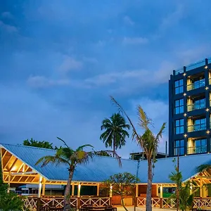 Beach Hotel Guraidhoo 3*