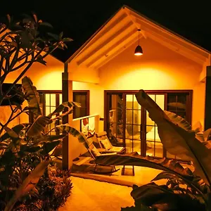 Alojamento de Acomodação e Pequeno-almoço Oasis Breez - King Bedroom Kudafari