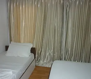 Batuta Maldives Surf View 2* Thulusdhoo