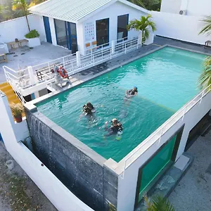 Extreme Dive Center & Pensión Fuvahmulah