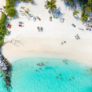 Konukevi Pavona Maldives Gaafaru