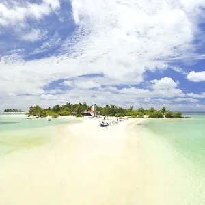 Fun Island & 3* Bodufinolhu (Kaafu Atoll)