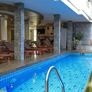 特里顿海滩spa酒店 3*